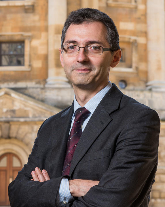 photo of dariusz wojcik.