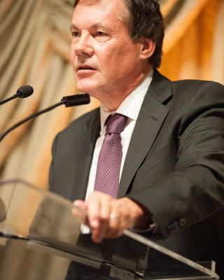 Photo of Geoffrey Jones lecturing.