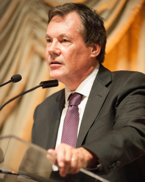Photo of Geoffrey Jones lecturing.