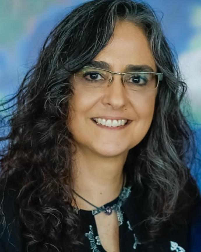 Head photo of Marcia Castro.